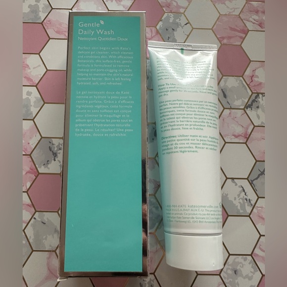 Kate Somerville Gentle Daily Cleanser - Picture 2 of 3